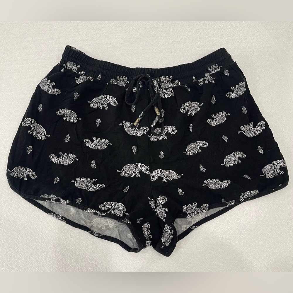 Black Elephant Shorts Juniors size XL